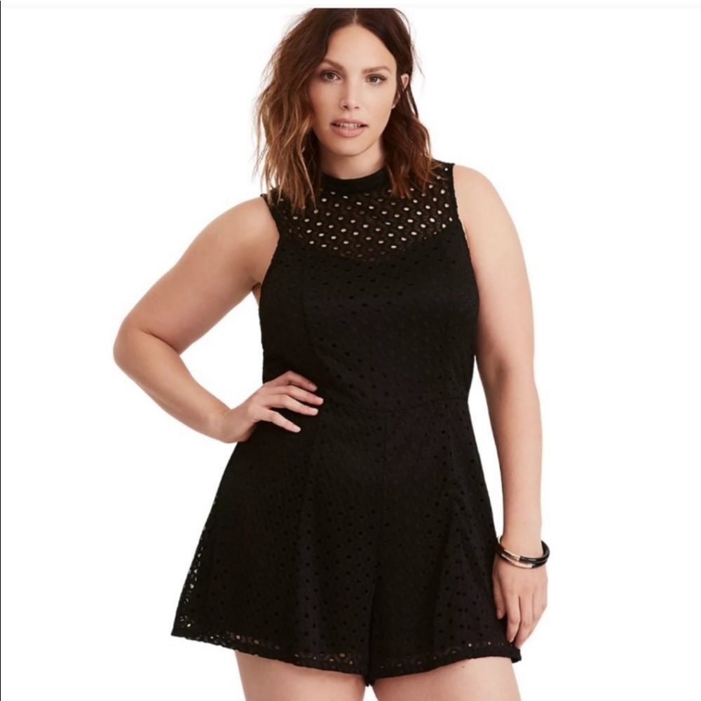 Torrid Black Lace Cut Out Romper size 0x NWT
